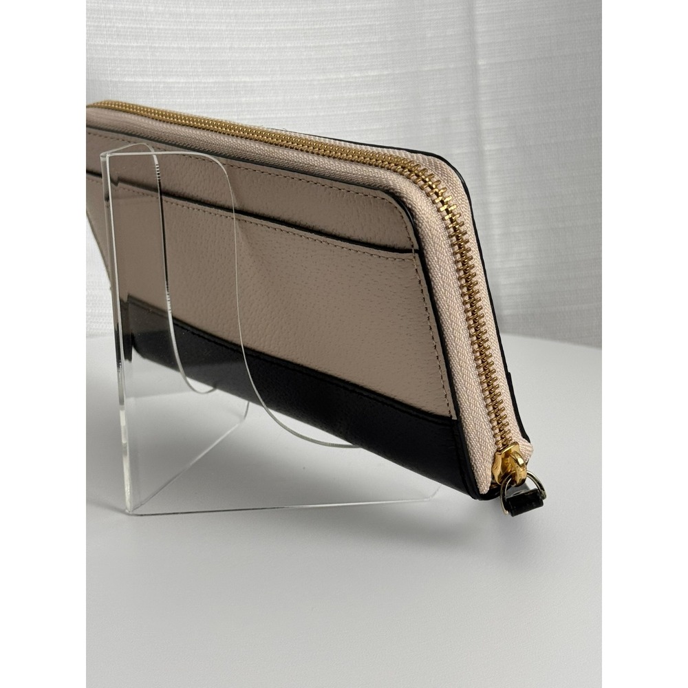 Kate Spade WLRU2625 Beige Black Leather Zip Around Wallet Wristlet Preowned